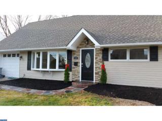 59 Vicar Ln, Levittown, PA 19054-1309