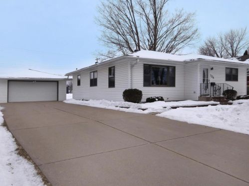 705 Circle Dr, Montgomery, MN 56069-1301