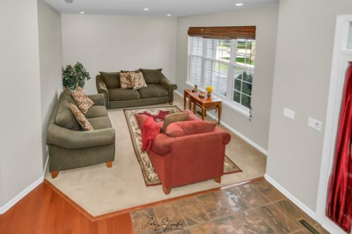 1504 Schoenherr Ave, Lemont IL  60490-3208 exterior