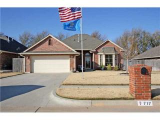 717 Castlerock Ln, Mustang, OK 73064-4601