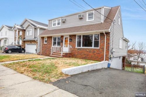 409 Macarthur Ave, Outwater, NJ 07026-1105