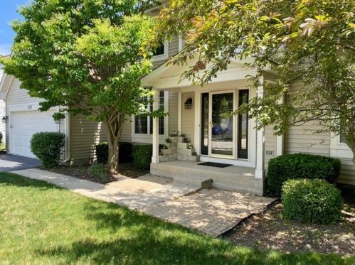 687 Penny Ln, Gurnee, IL 60031-5343