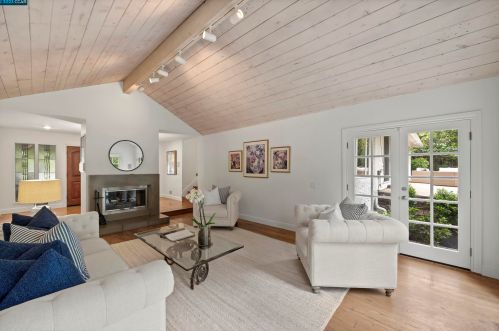 367 Dalewood Dr, Orinda, CA 94563-1203