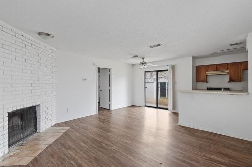 6727 Crestmont Ct, Fort Worth TX  76133-8716 exterior