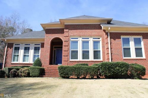 220 Village Dr, Lagrange, GA 30240-8831