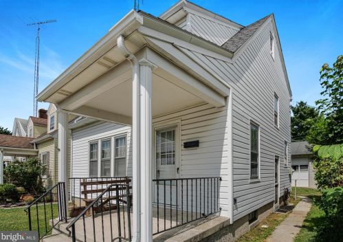 172 2nd Ave, Hanover, PA 17331-3636