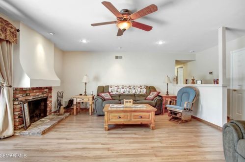 2548 Hawk St, Simi Valley CA 93065-2365 exterior