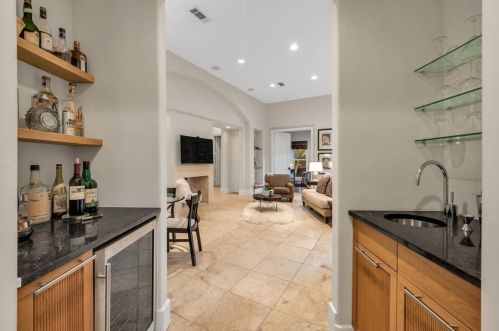 4321 Cresthaven Rd, Dallas TX  75209-3009 exterior