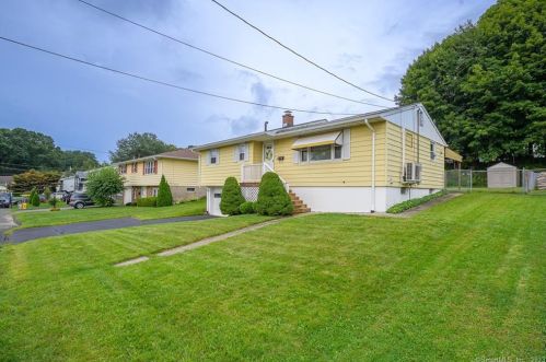 39 Tedesco Dr, Waterbury, CT 06708-4523