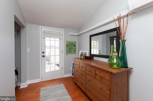 1015 4 St, Philadelphia PA 19147-4106 exterior