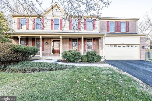 1402 Summerset Pl, Herndon, VA 20170-3941