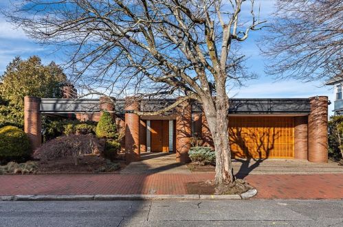 110 Congdon St, Providence RI  02906-1413 exterior