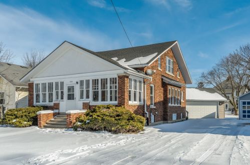 330 Sycamore St, Hinckley, IL 60520-9434
