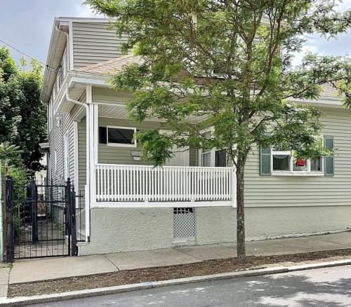 22 Ford St, Providence, RI 02907-2734