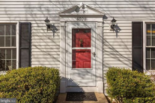 8098 Winding Way Ct, Springfield, VA 22153-2433
