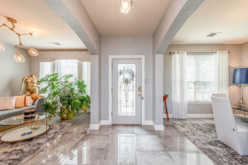 1013 Colbert Dr, Fort Worth, TX 76131-5374