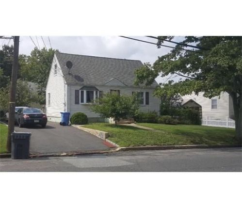 65 Prospect St, Metuchen, NJ 08840-2249