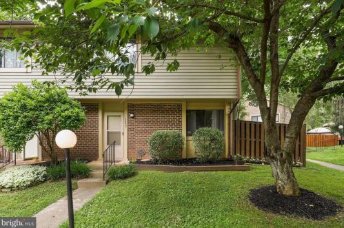 10677 Myrtle Oak Ct, Springfield, VA 22015-2244