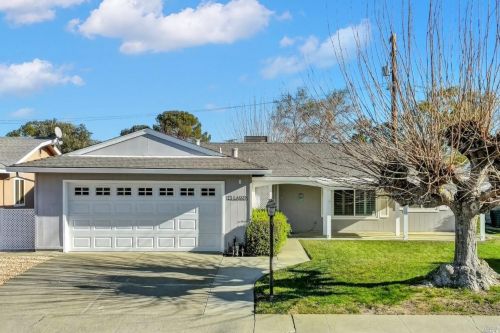 123 Lassen Cir, Vacaville, CA 95687-3401