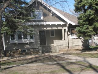 406 6th St, Milbank, SD 57252-2525