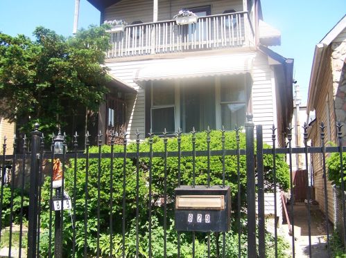 829 Parkside Ave, Chicago, IL 60651-2645