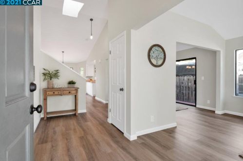 88 Midhill Rd, Pacheco, CA 94553-4129