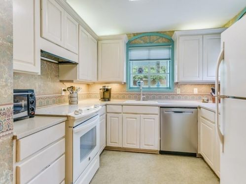 2209 Bowman Ave, Austin TX  78703-2309 exterior