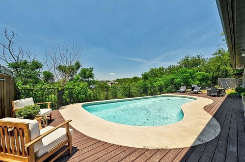 4200 Cat Mtn Dr, Austin TX  78731-3503 exterior