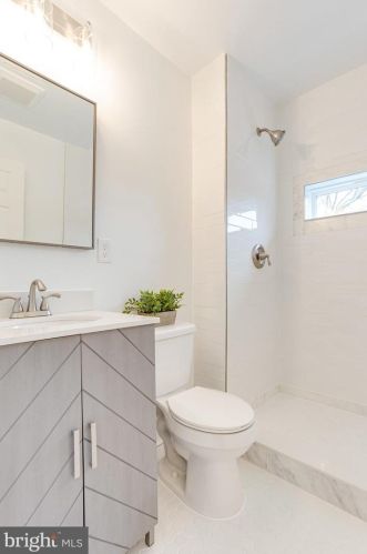 114 Williamsburg Dr, Silver Spring MD 20901-2728 exterior