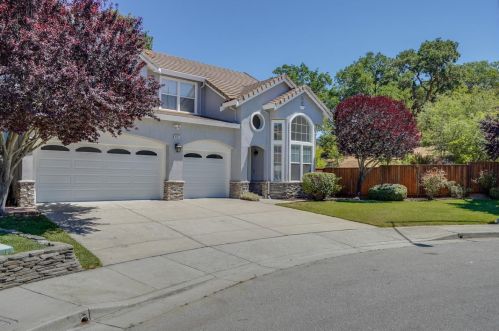 9267 Dove Ct, Gilroy, CA 95020-7771
