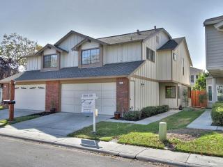 3681 Dowitcher Ter, Fremont, CA 94555-1536