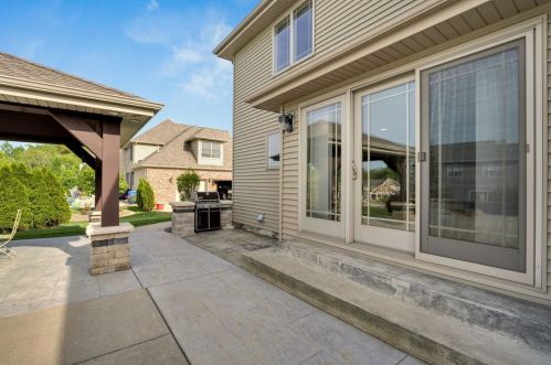 1100 Hyde Park, Crown Point IN 46307-7881 exterior