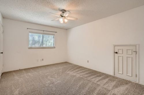 6700 Corpus Christi Dr, Austin TX  78729-7569 exterior