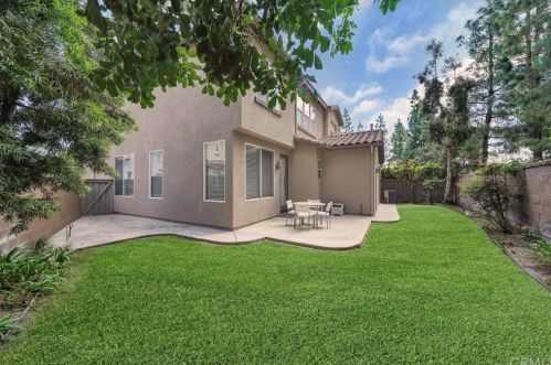 10 Dahlia, Irvine, CA 92618-3962