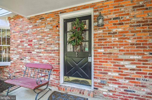 16 Severn Riv Rd, Severna Park MD 21146-4659 exterior