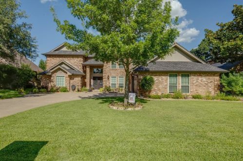 812 Muirfield Dr, Midlothian, TX 76063-3815
