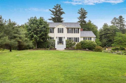 10 Harmony Rd, Deerfield, NH 03037-1628