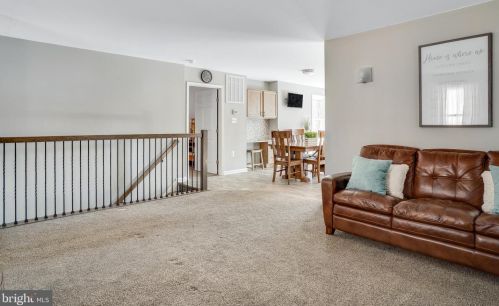 340 Revenoor Rd, Harpers Ferry WV exterior