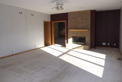 1219 Fieldstone Dr, Bull Valley, IL 60014-1639