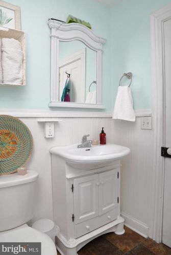 237 Cherry St, Lancaster PA  17602-2725 exterior