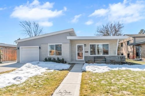 8535 Normal Ave, Niles, IL 60714-2327