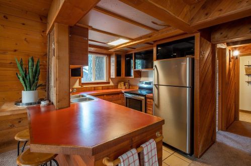 11665 Silverfir Dr, Truckee CA  96161-3207 exterior
