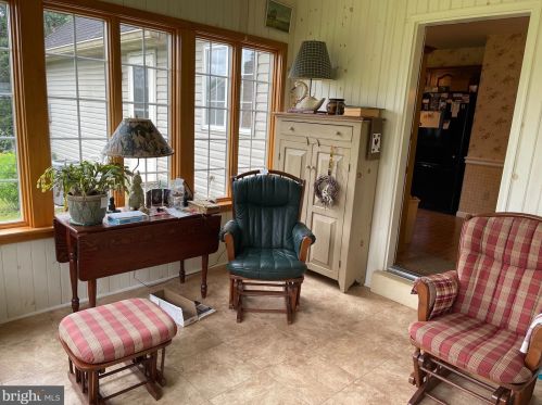 737 Village Rd, Lancaster PA  17602-1624 exterior