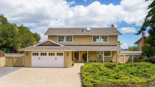 3 Sandstone Ct, San Rafael, CA 94903-1432