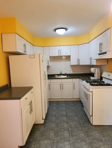8045 Oconnor Dr, River Grove, IL 60171-1226