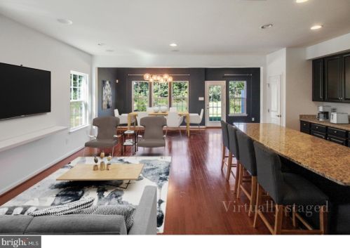 90 Sundance Dr, Trenton NJ  08619-3967 exterior