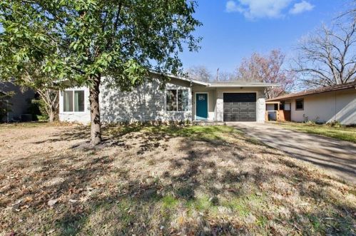 5204 Creekline Dr, Austin TX  78745-2227 exterior