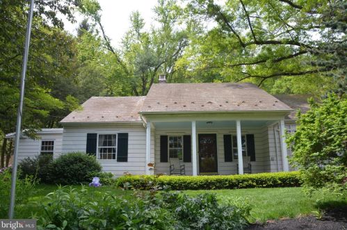 2718 Harrisburg Pike, Lancaster, PA 17601-1828