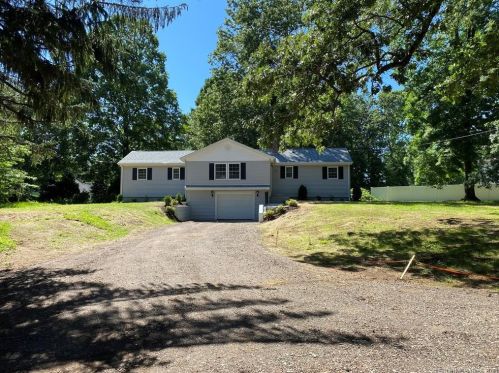 725 Savage St, Southington CT  06489-4628 exterior
