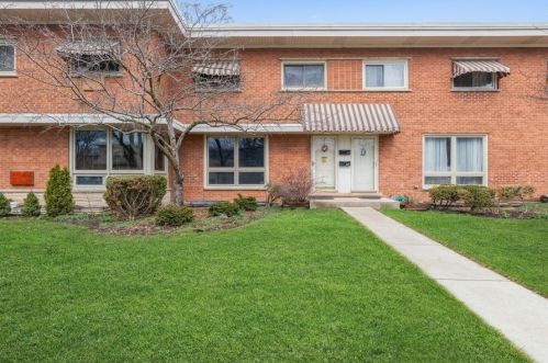 1006 Wheeling Rd, Mount Prospect, IL 60056-1218